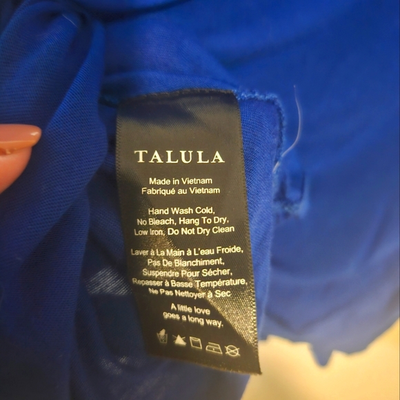 Talula - Aritzia T-Shirt - Picture 6 of 6